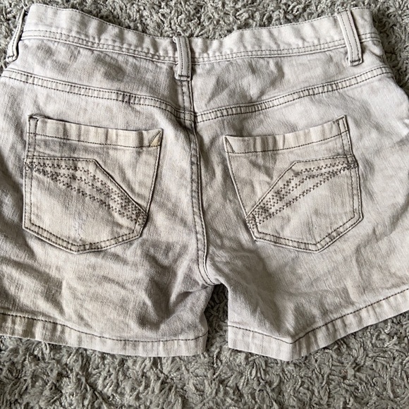 Light grey denim shorts - Picture 5 of 6